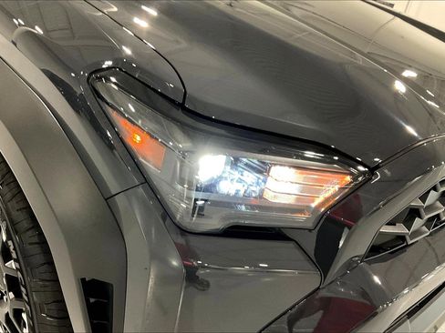 Used 2025 Toyota 4Runner 4WD image 31