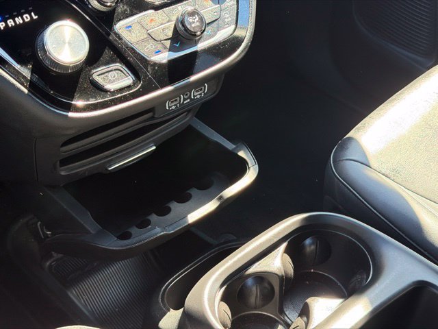 Used 2025 Chrysler Pacifica Select FWD image 26