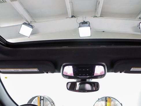 Used 2022 Jeep Grand Cherokee Laredo X image 21