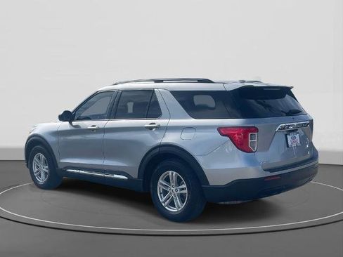Certified 2023 Ford Explorer XLT image 7