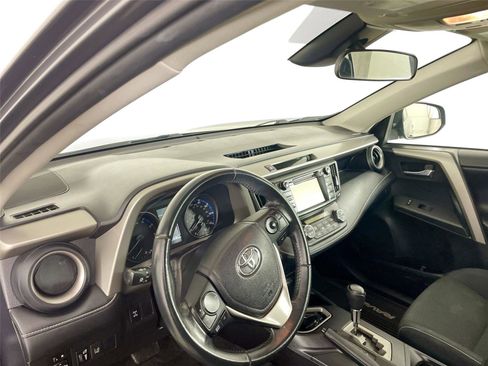 Used 2017 Toyota RAV4 XLE image 9