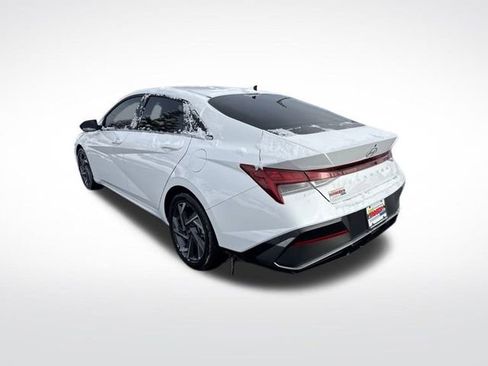 Certified 2025 Hyundai Elantra SEL w/ Cargo Package image 3