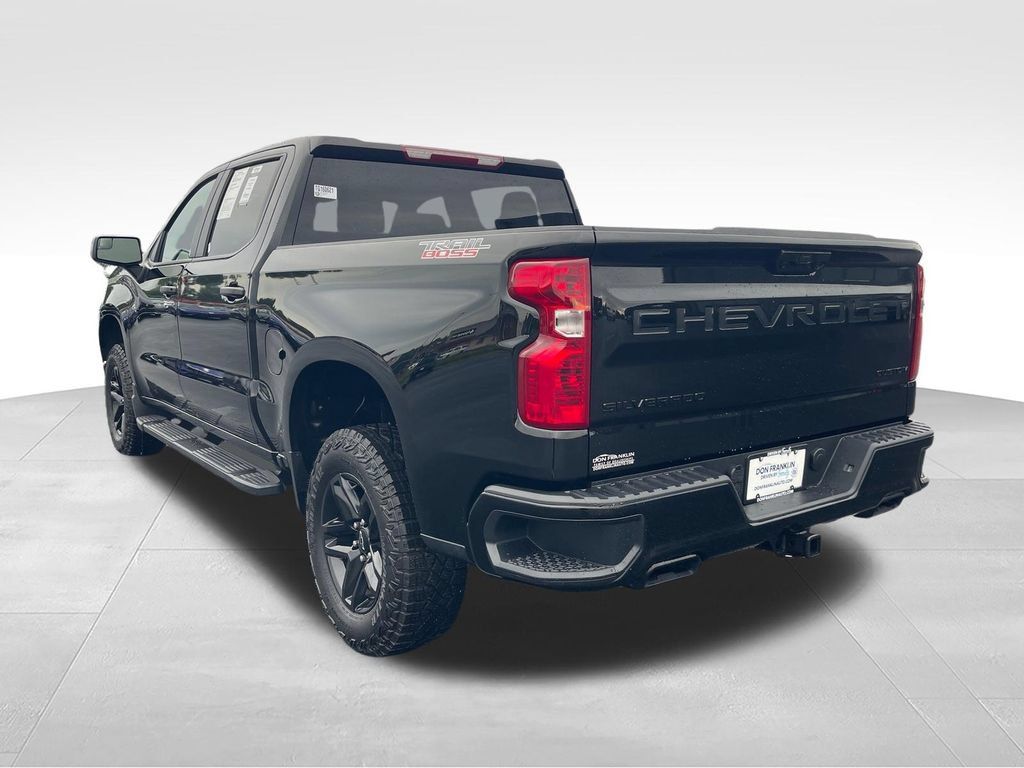 Used 2026 Chevrolet Silverado 1500 Custom Trail Boss w/ LPO, Dark Essentials Package AWD/4WD image 3