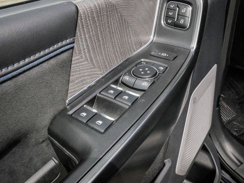 Used 2025 Ford F250 Platinum AWD/4WD image 15