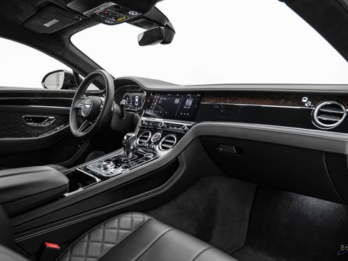 Used 2022 Bentley Continental GT AWD/4WD image 42