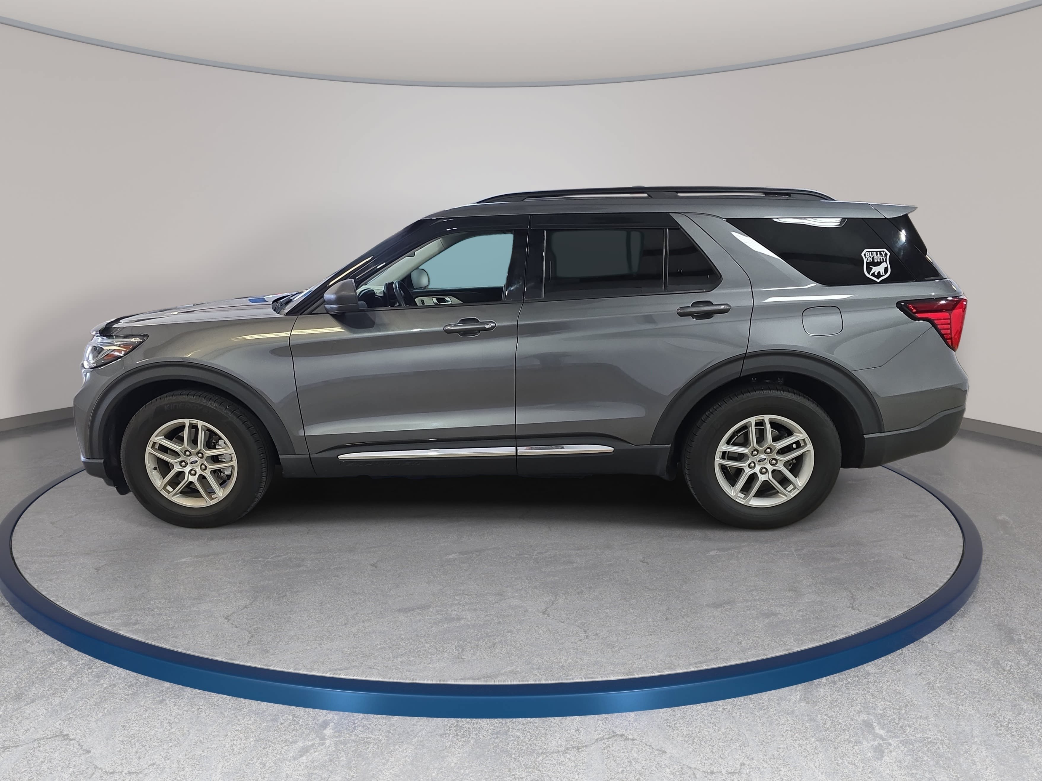 Used 2025 Ford Explorer Active w/ Active Comfort Package RWD image 9