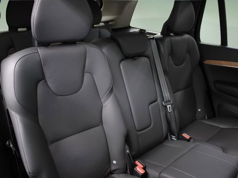 Certified 2024 Volvo XC90 T8 Plus w/ Protection Package AWD/4WD image 22