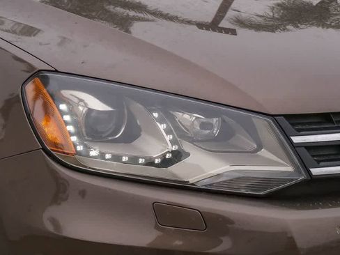Used 2012 Volkswagen Touareg VR6 AWD/4WD image 4