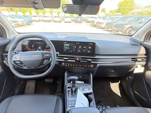 New 2026 Kia Sportage EX image 13