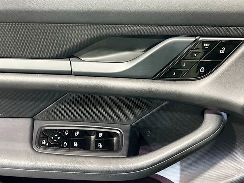 Used 2021 Porsche Taycan 4S w/ Premium Package image 14