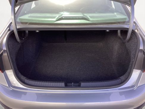 Used 2024 Volkswagen Jetta SE image 16