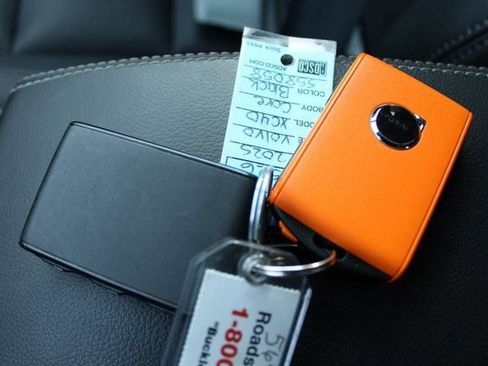 Used 2025 Volvo XC40 B5 Core image 31