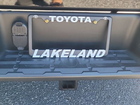 Used 2024 Nissan Frontier Pro-X w/ Pro Convenience Package RWD image 11