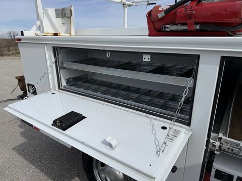 Used 2019 Ford F350 XL w/ Power Equipment Group image 21