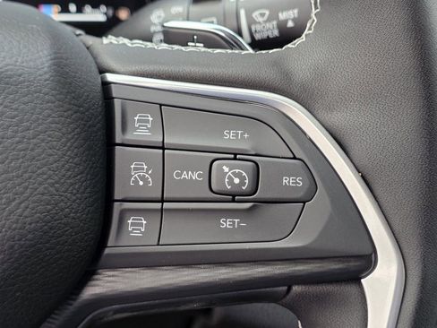 New 2025 Jeep Grand Cherokee Laredo X w/ Luxury Tech Group I image 27