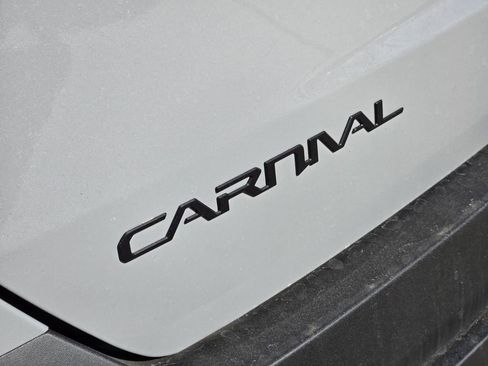 New 2026 Kia Carnival SX Prestige FWD image 7