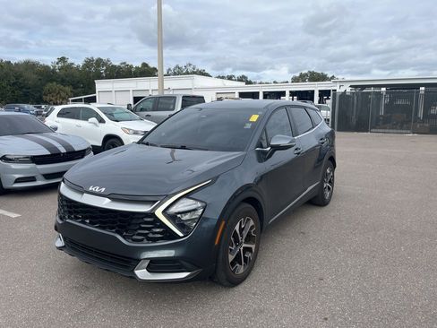 Used 2023 Kia Sportage EX image 2