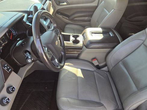 Used 2015 Chevrolet Suburban LT w/ Luxury Package image 12