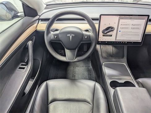 Used 2023 Tesla Model 3 Standard Range image 7