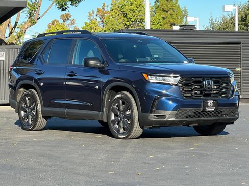 Certified 2025 Honda Pilot Sport image 8