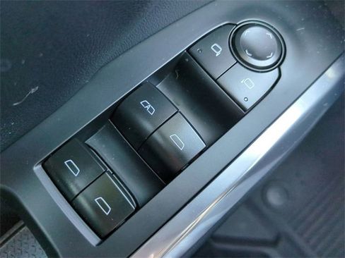 Used 2024 Chevrolet Traverse Z71 image 24