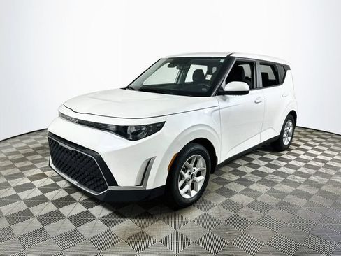Used 2023 Kia Soul S FWD image 7