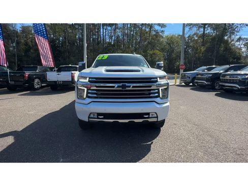 Used 2023 Chevrolet Silverado 2500 High Country w/ Technology Package image 3