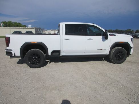New 2026 GMC Sierra 2500 AT4 w/ AT4 Premium Plus Package AWD/4WD image 3