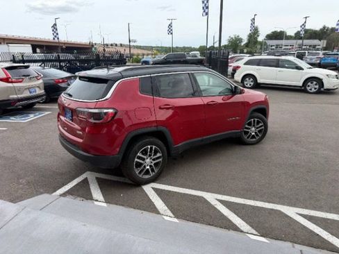 Used 2018 Jeep Compass Latitude w/ Popular Equipment Group AWD/4WD image 15