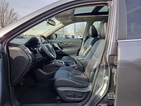 Used 2015 Nissan Rogue SL w/ SL Premium Package image 12