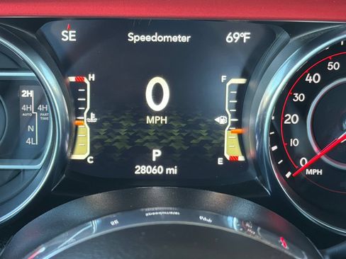 Used 2021 Jeep Gladiator Rubicon AWD/4WD image 26