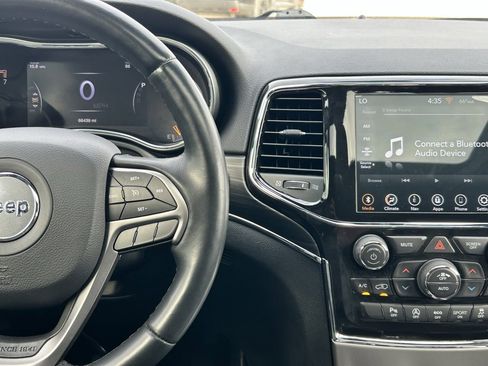 Used 2022 Jeep Grand Cherokee Limited image 16