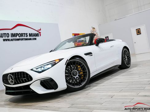 Used 2022 Mercedes-Benz SL 55 AMG 4MATIC w/ Driver Assistance Package image 94