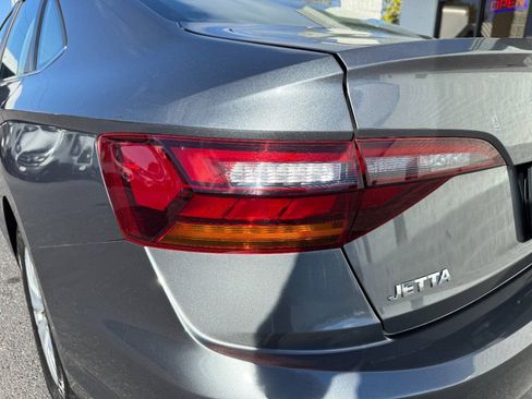 Used 2019 Volkswagen Jetta SE FWD image 40