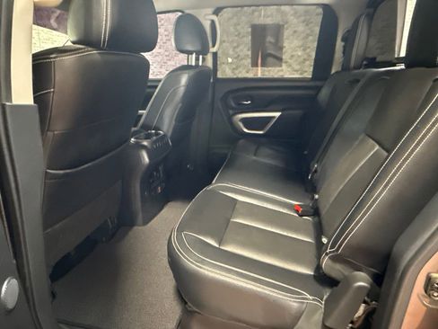 Used 2019 Nissan Titan PRO-4X w/ Pro-4x Convenience Package AWD/4WD image 13