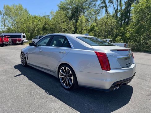 Used 2016 Cadillac CTS V w/ Luxury Package RWD image 6