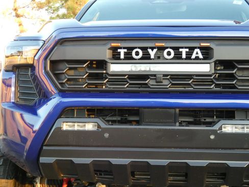 Used 2025 Toyota Tacoma TRD Off-Road w/ TRD Off Road Upgrade Package image 16
