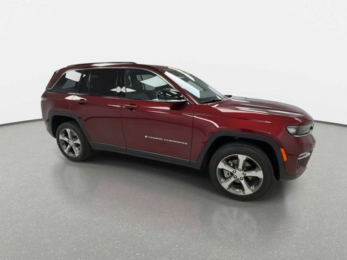 Used 2024 Jeep Grand Cherokee Limited w/ Luxury Tech Group II AWD/4WD image 2