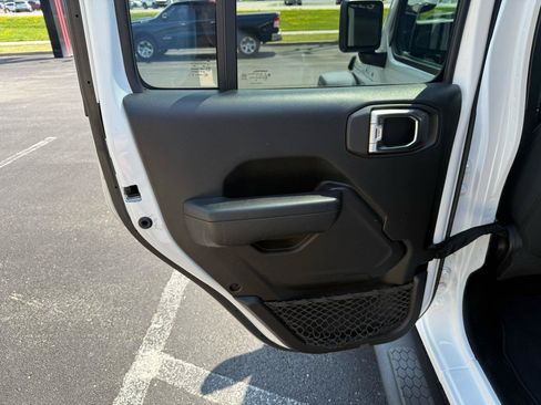 Used 2022 Jeep Wrangler Unlimited Sport AWD/4WD image 21