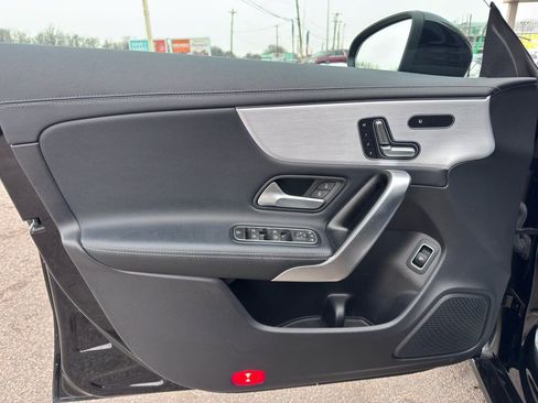 Used 2021 Mercedes-Benz CLA 250 4MATIC image 9