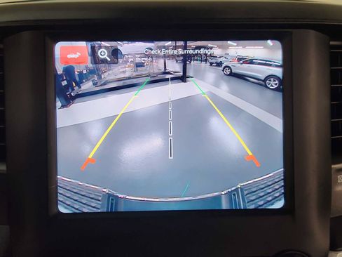 Used 2024 RAM 2500 Big Horn AWD/4WD image 16