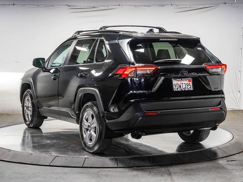 Used 2022 Toyota RAV4 XLE w/ Convenience Package FWD image 2