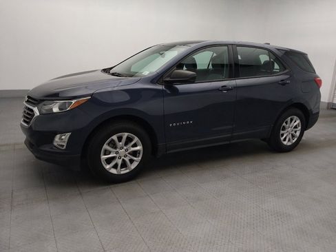 Used 2019 Chevrolet Equinox LS FWD image 2