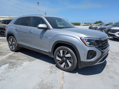 New 2026 Volkswagen Atlas Cross Sport SEL AWD/4WD image 2
