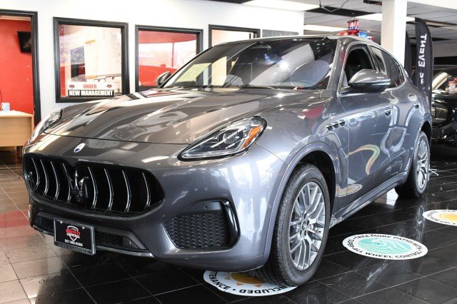 Used 2023 Maserati Grecale Modena AWD/4WD image 1