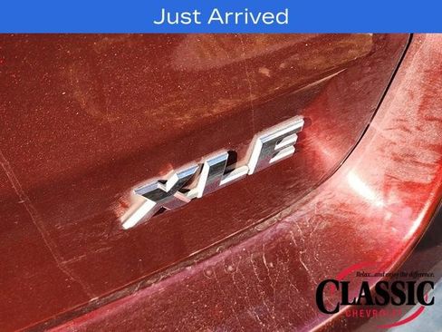 Used 2019 Toyota Highlander XLE image 16