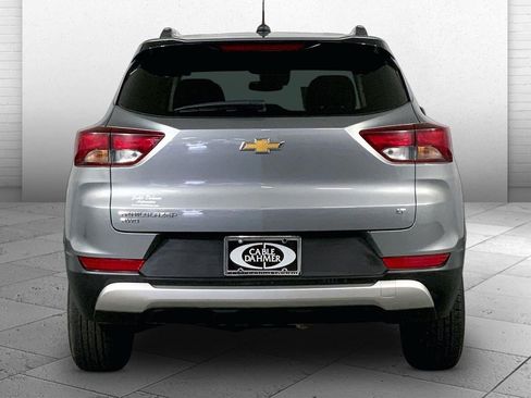 Used 2025 Chevrolet TrailBlazer LT AWD/4WD image 3