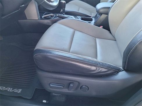 Used 2016 Toyota RAV4 Limited image 16