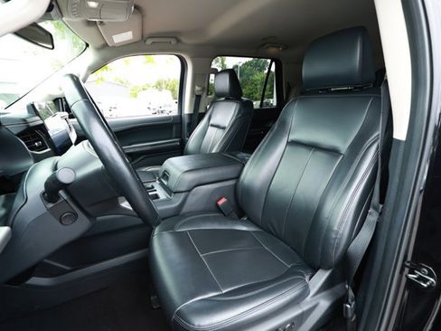 Used 2024 Ford Expedition XLT RWD image 25