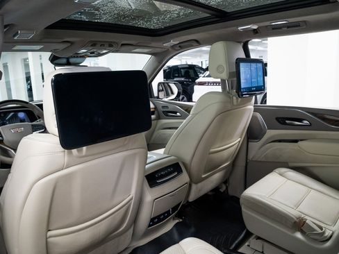 Used 2021 Cadillac Escalade ESV Sport Platinum w/ LPO, ONYX Package image 21